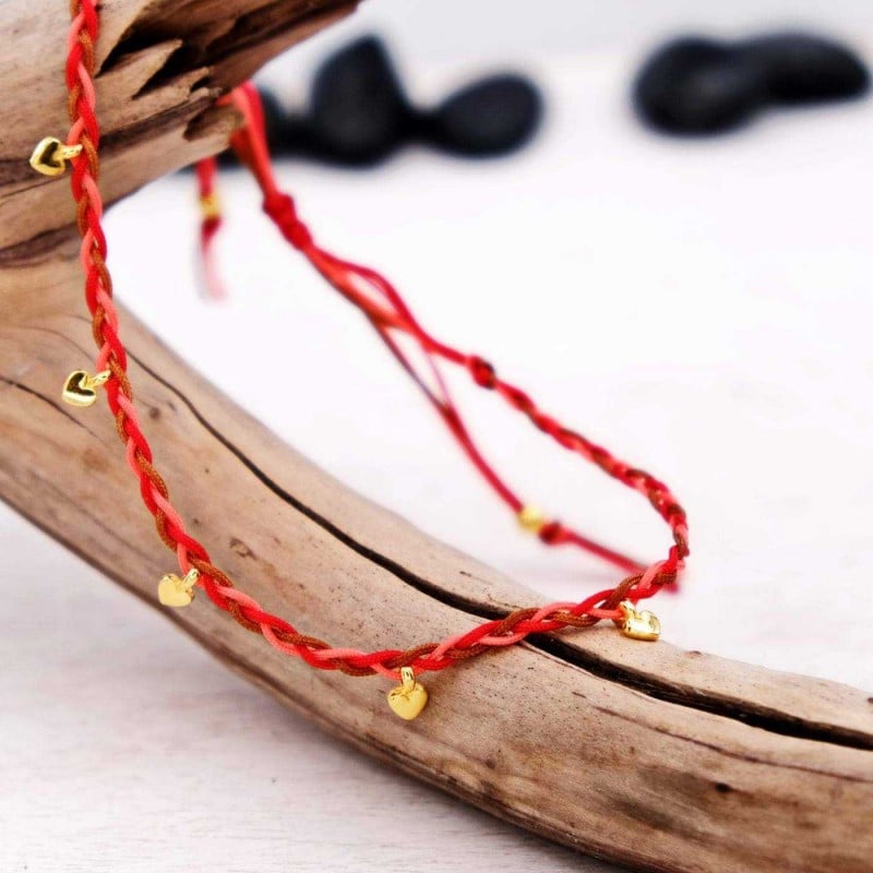 Βραχιόλι ποδιού από κορδόνια και καρδούλες