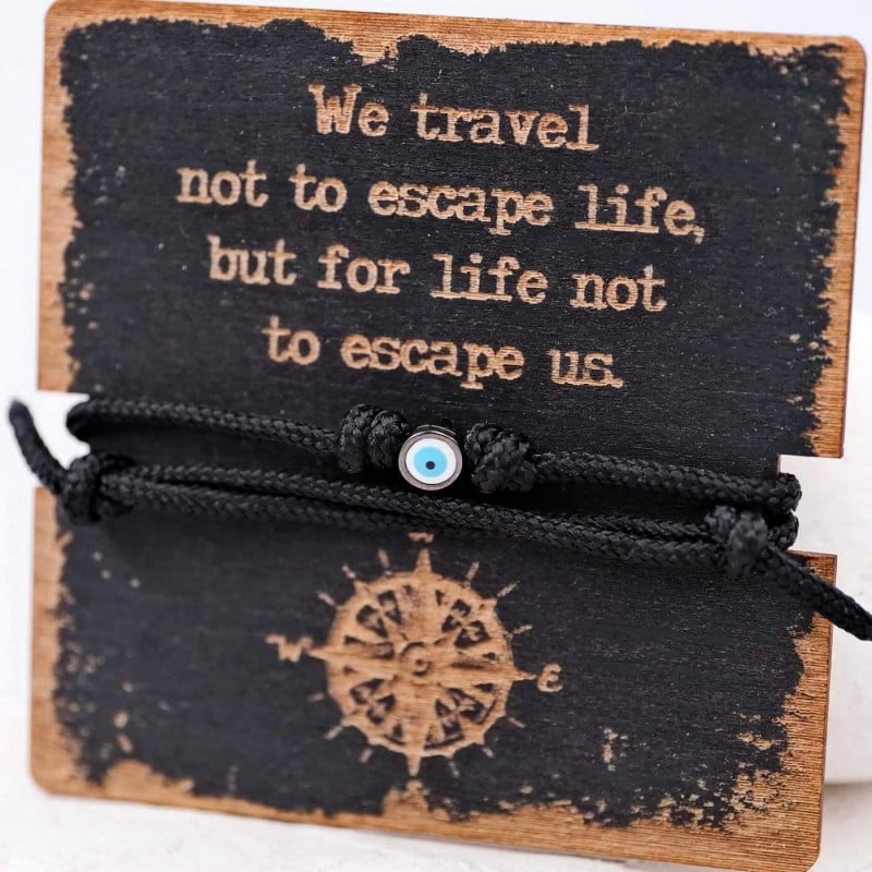 Men's bracelet with gunmetal parts and adjustable closure Men's bracelet with gunmetal parts and wooden vintage card