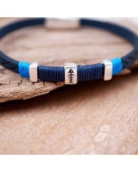 Μπλε Ανδρικό Βραχιόλι Fishbone Ανδρικό βραχιόλι από πλεκτό δέρμα με επάργυρα μεταλλικά στοιχεία και μαγνητικό κούμπωμα