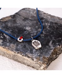 Ανδρικό κολιέ με μεταλλικό στοιχείο και ρυθμιζόμενο μήκος Ανδρικό κολιέ με επάργυρο στοιχείο και ρυθμιζόμενο μήκος