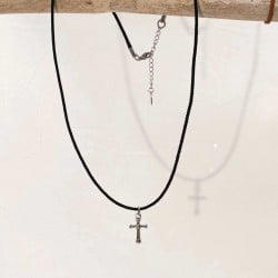 Ανδρικό κολιέ με μεταλλικό σταυρό από ανοξείδωτο ατσάλι