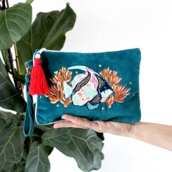 Τσαντάκι clutch Coral από μαλακό βελούδο κεντημένο με χάντρες και πούλιες