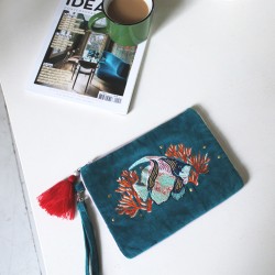 Τσαντάκι clutch Coral από μαλακό βελούδο κεντημένο με χάντρες και πούλιες