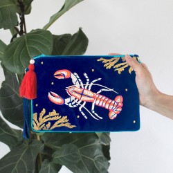 Τσαντάκι clutch Coral από μαλακό βελούδο κεντημένο με χάντρες και πούλιες