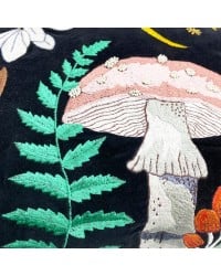 Μαξιλάρι Forage Black Velvet με κέντημα Μαξιλάρι Forage Black Velvet με κέντημα
