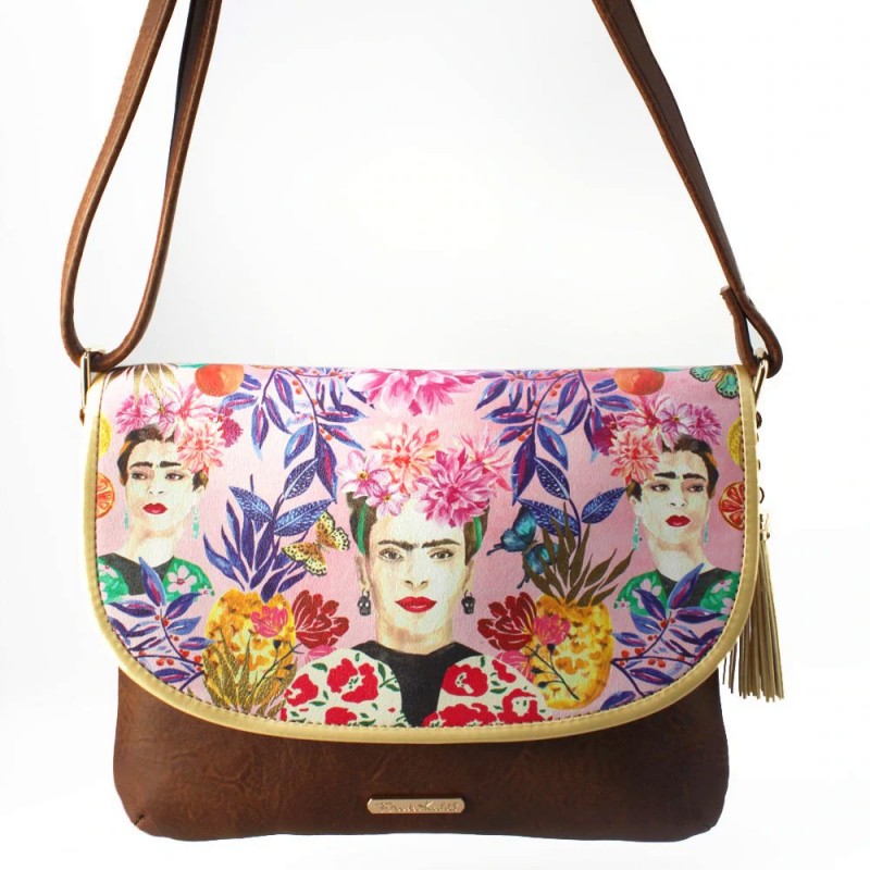 Τσάντα χιαστί Frida Kahlo με εικονογραφήση λουλουδιών και φρούτων Τσάντα χιαστί Frida Kahlo σε μια πολύχρωμη ακουαρέλα με λουλούδια και φρούτα