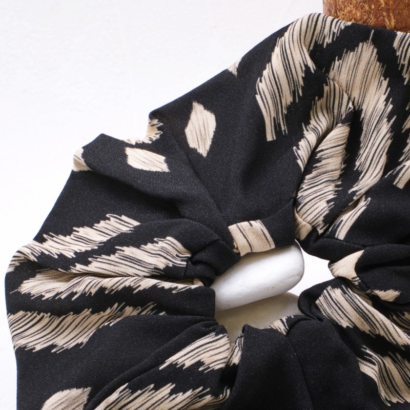 Oversized scrunchie KOKKOSAMMOU Oversized scrunchie KOKKOSAMMOU