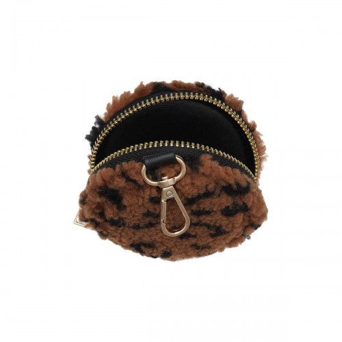 Fur pouch with hanging clip Fur pouch with hanging clip and zip closure