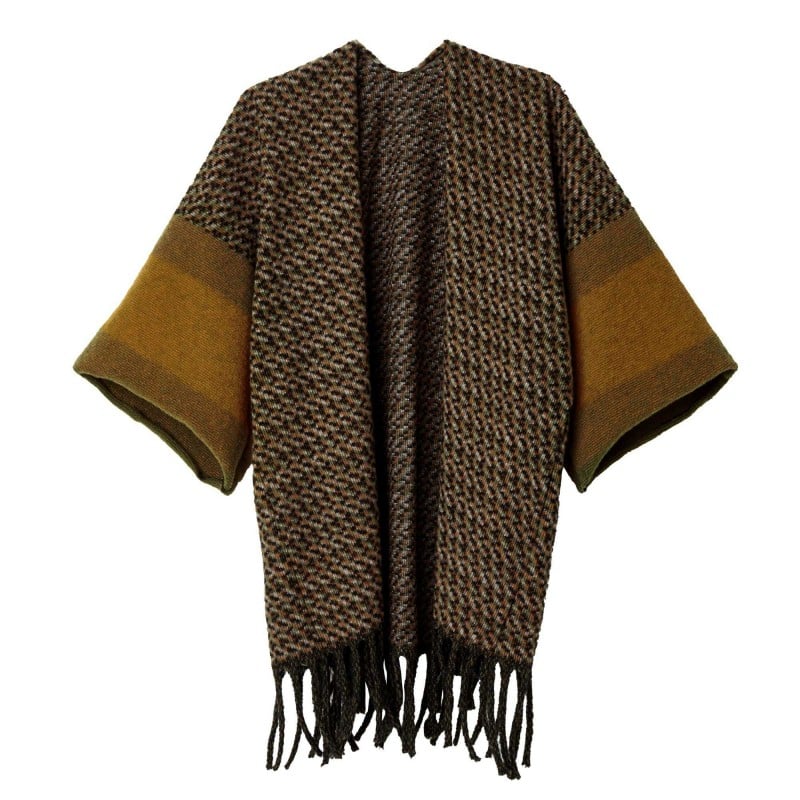 Knitted poncho with sleeves and fringes
