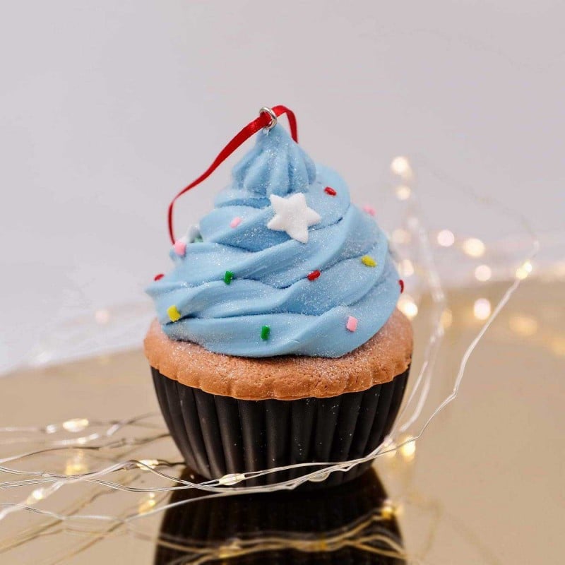 Κεραμικό στολίδι για το δέντρο σε σχήμα Cup cake Κεραμικό στολίδι για το δέντρο σε σχήμα Cup cake