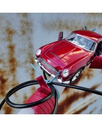Λαμπάδα με αυτοκινητάκι Aston Martin Λαμπάδα με αυτοκινητάκι Aston Martin
