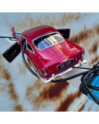 Λαμπάδα με αυτοκινητάκι Aston Martin Λαμπάδα με αυτοκινητάκι Aston Martin