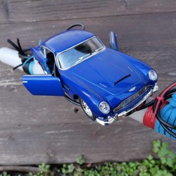 Λαμπάδα με αυτοκινητάκι Aston Martin Λαμπάδα με αυτοκινητάκι Aston Martin