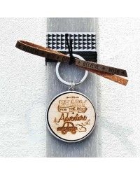 Λαμπάδα με ανδρικό μπρελόκ Adventure Λαμπάδα με ανδρικό μπρελόκ Adventure