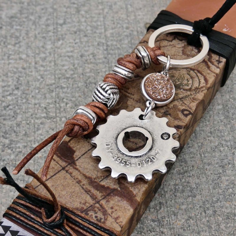 Easter candle with men keyring