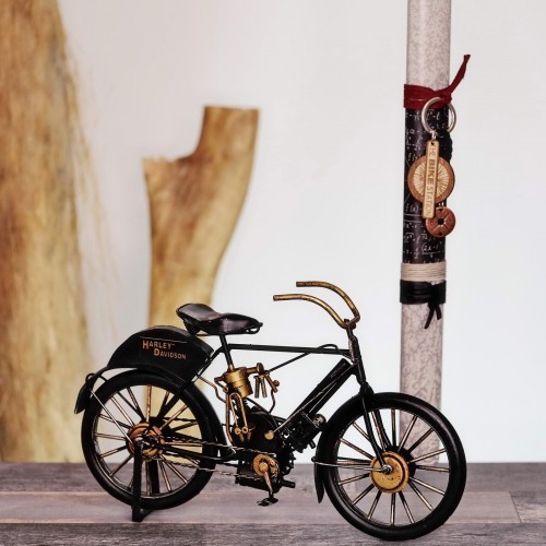 Αγορίστικη λαμπάδα με χειροποίητο μπρελόκ από δέρμα και μεταλλικό ποδήλατο