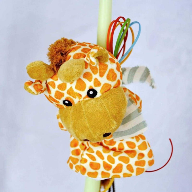 Λαμπάδα με λούτρινη γαντόκουκλα καμηλοπάρδαλη, κορδέλες και pom pom