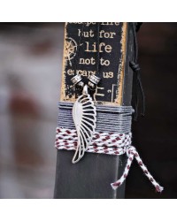 Easter candle for men with wooden card and necklace Easter candle for men with wooden card and necklace