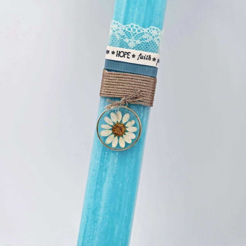 Women's Easter candle with dried flower Women's Easter candle with dried flower