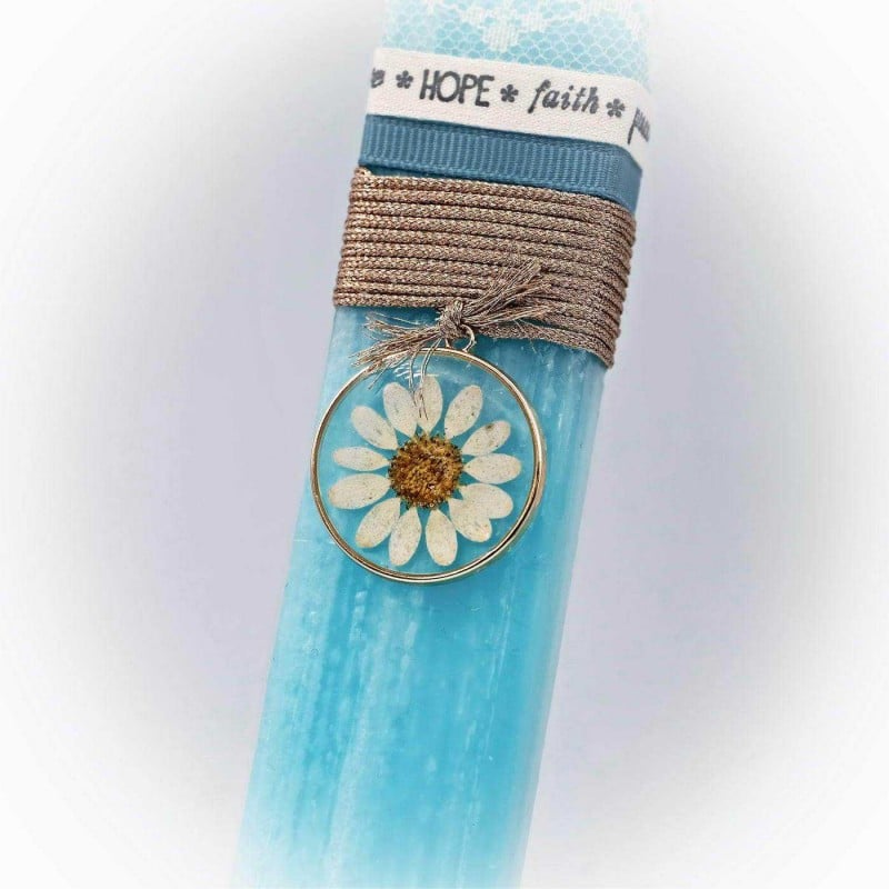 Women's Easter candle with dried flower Women's Easter candle with dried flower