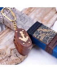 Vintage Pulley Keyring Easter Candle Easter scented candle for men with vintage pulley key-ring and wooden parts