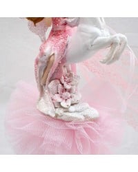 Λαμπάδα Fairy & the Unicorn Κοριτσίστικη χειροποίητη λαμπάδα με κεραμική νεράιδα πάνω σε μονόκερο και τούλι