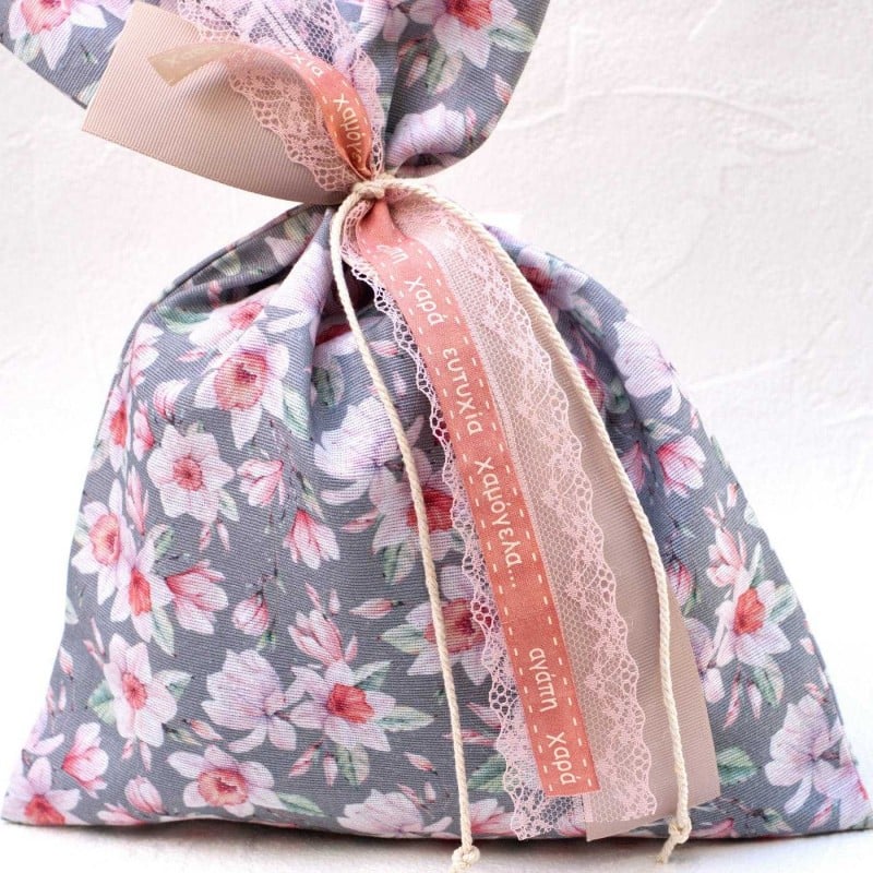 Easter milk chocolate egg 120gr in a fabric pouch