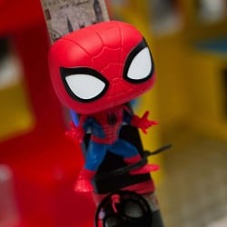 Χειροποίητη λαμπάδα με φιγούρα Funko Pop Spiderman από τη συλλογή Marvel