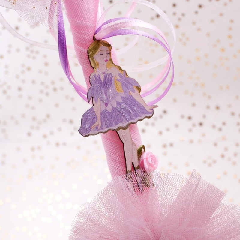 Χειροποίητη ρομαντική λαμπάδα για κορίτσια με ξύλινο στοιχείο