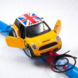 Λαμπάδα με μεταλλικό αυτοκίνητο Mini Cooper