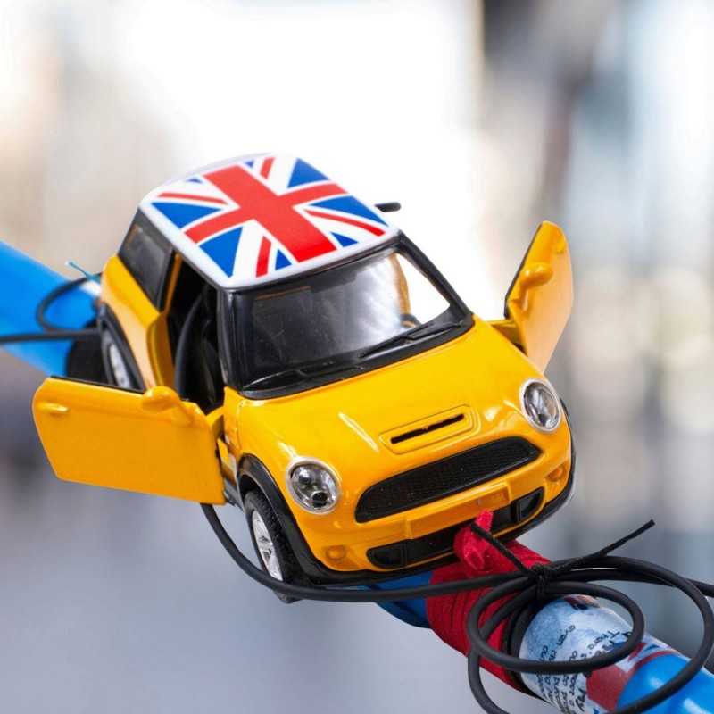 Λαμπάδα με μεταλλικό αυτοκίνητο Mini Cooper Λαμπάδα με μεταλλικό αυτοκίνητο Mini Cooper
