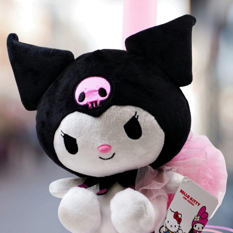 Λαμπάδα με Λούτρινη Kuromi Λαμπάδα με Λούτρινη Kuromi - Hello Kitty and Friends