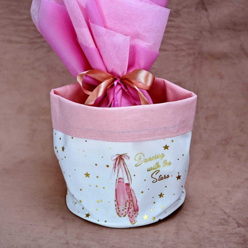 Πασχαλινό αβγό 120 γρ.από σοκολάτα γάλακτος ντυμένο με υφάσματα και κορδέλες