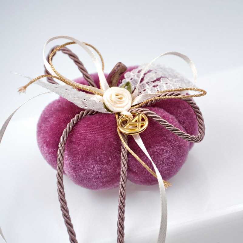 Mini Christmas Lucky Pumpkin 2025 Mini Christmas Lucky Pumpkin 2025 with romantic ribbons and gold-plated parts