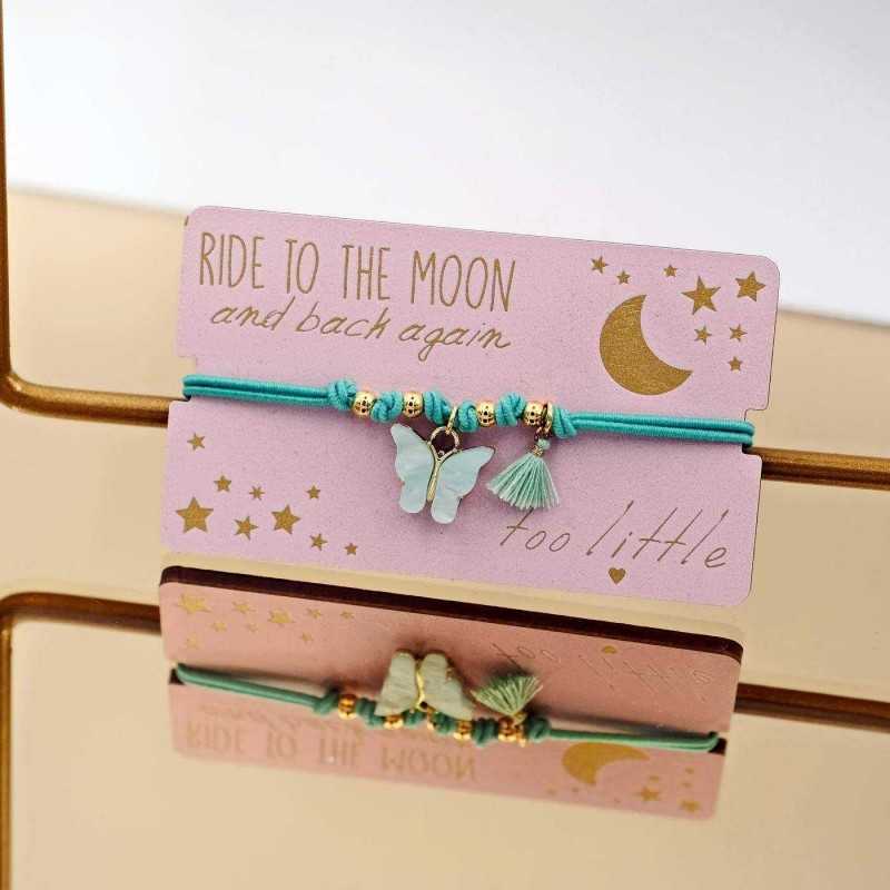 Παιδικό ελαστικό βραχιόλι με πεταλούδα, επίχρυσα στοιχεία και ξύλινο ταμπελάκι