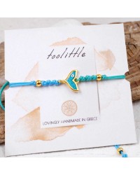 Macrame bracelet with enamelled fishtail Handmade macrame bracelet with gold-plated metal parts and enamelled fishtail