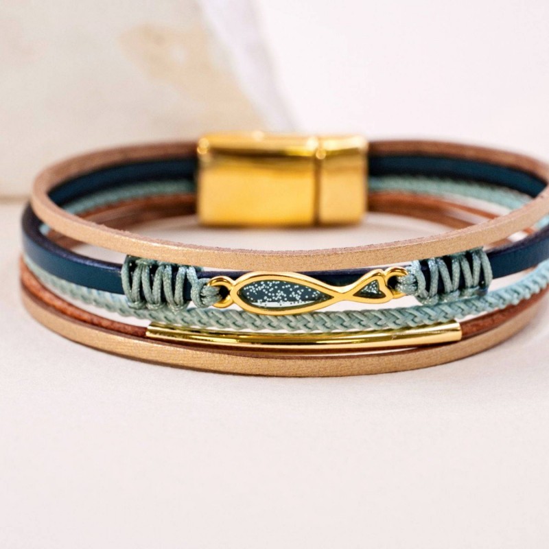 Δερμάτινο Βραχιόλι Enamelled Fish Χειροποίητο δερμάτινο βραχιόλι με επίχρυσα στοιχεία και ψαράκι από σμάλτο