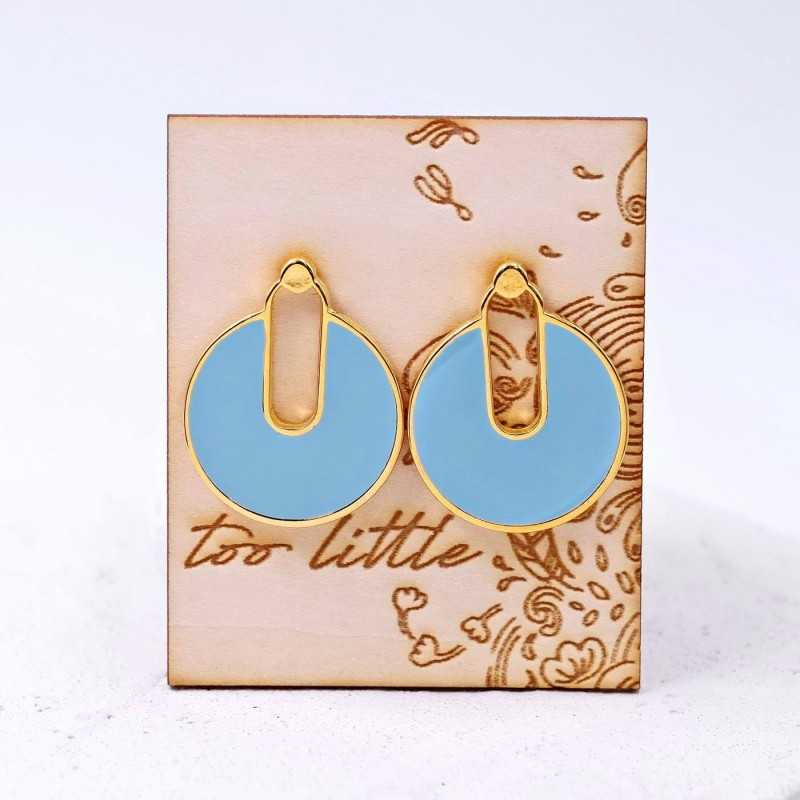 Stud earrings with enamel in gold-plating on wooden engraved card 