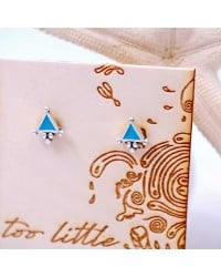 Stud earrings with enamel Stud earrings with enamel in silver-plating on wooden engraved card