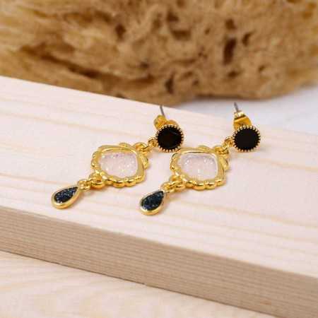Mid-sized earrings with enamel Mid-sized earrings with enamel