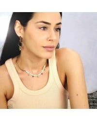 Kολιέ με ημιπολύτιμες χάντρες Kολιέ με ημιπολύτιμες χάντρες σε επίχρυση επιμετάλλωση