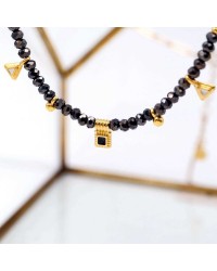 Xειροποίητo κοντό κολιέ με κρύσταλλα και σμάλτο σε επίχρυση επιμετάλλωση Xειροποίητo κοντό κολιέ με κρύσταλλα και σμάλτο σε επίχρυση επιμετάλλωση