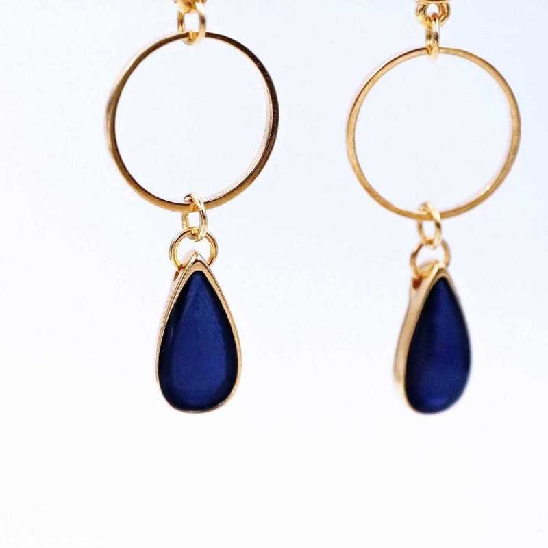 Σκουλαρίκια με κρύσταλλα Swarovski και σταγόνες από γυαλί Σκουλαρίκια με κρίκους, κρύσταλλα Swarovski και σταγόνες από γυαλί vitraux