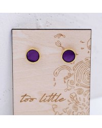 Stud earrings with enamel Stud earrings with enamel in gold-plating on wooden engraved card