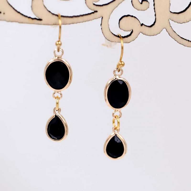 Handmade earrings with Austrian crystals and gold-plating Handmade earrings with Austrian crystals and gold-plating