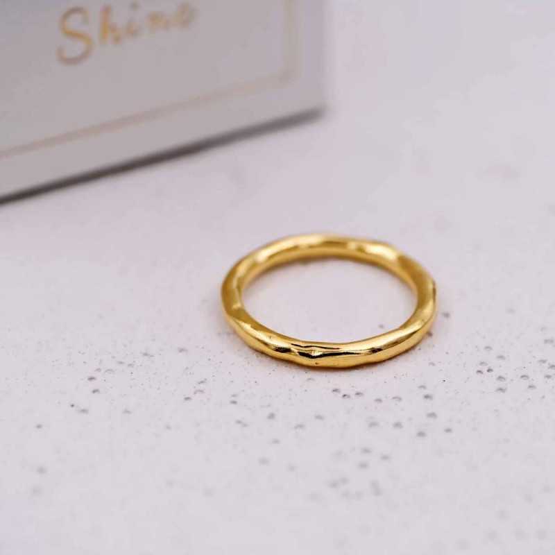 Gold-plated ring with deluxe gift box