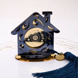 Χειροποίητο επιτραπέζιο γούρι από πλέξιγκλας με κεραμικές χάντρες και φούντα