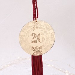 Χειροποίητο Γούρι 2026 – Δίσκος από Χρυσό Πλέξιγκλας Καθρέφτη με Χάραξη “26”