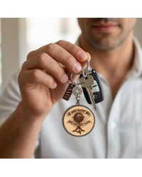Ανδρικό Μπρελόκ Γούρι 2026 "Never Go Never Know" Χειροποίητο ανδρικό μπρελόκ γούρι 2026 με χάραξη, ξύλινο εφέ και ασήμι 925