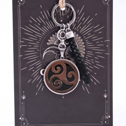 Χειροποίητο ανδρικό μπρελόκ με στοιχείο Triskelion πλέξιγκλας